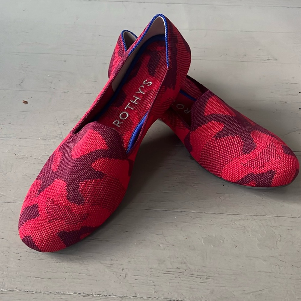 Rothy's The Loafer 8.5 red camo